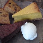 カフェ・ロッタ - よくばりケーキセット