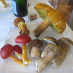 ウシマル - シェフの朝採り野性きのこ