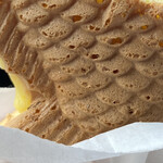 一や - クリーム餡たい焼き1尾100円
デブっちょなたい焼きでした。