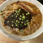 まっちゃんラーメン 一筋 - ブラックラーメン（辛さ2ひかえめ、ニンニク無し）