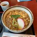 六兵衛 - たぬきそは（780円）
      大きくサクサクな天かす！
      なんて、キレイなたぬき蕎麦