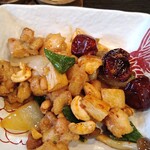 honkakuchuukatonihonshunoomiseshuroujikuu - 辛くはないが、中華の旨い味がするやつ。食材も様々で、それぞれの歯応えが楽しい。