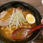 麺処 メディスン麺 - スープ