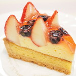 Hohes Lob - いちごとブルーベリーのタルト