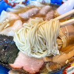 中華そばのパラっと感じの麺が大好きです