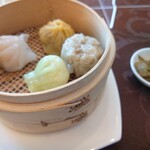 スーツァンレストラン 陳 - ・点心四種盛り・ザーサイ 