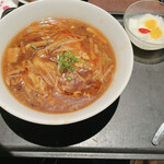上海湯包小館 - 杏仁豆腐付き