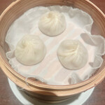 上海湯包小館 - 小籠包3個もセット。