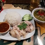 サバイディー タイ&ラオス料理 - ランチセット￥968カオマンガイ＆ミニグリーンカレ