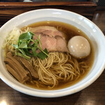 拉麺　芳 - 中華そば大盛+味玉