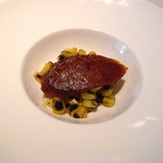 ヌーダ - 自家製チョリソーと炙ったトウモロコシ