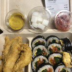 カントンの思い出 ペダルチキン - 料理写真:Uberの手数料は飲食店から代金の35%、客から10%。
飲食店は手数料35%分を店頭価格に上乗せして販売。
手数料を優遇される大手チェーンはその限りではない。
