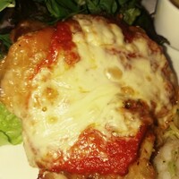 Ristorante YAMANOE - メインのアップ(鶏肉のチーズ焼き)