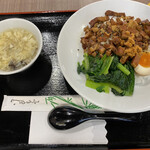 Chuukai Chi Maru Ichi - 台湾ルーロー飯
                        スープ付きです