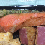 わ楽 - 焼き鮭 香ばしく焼き上げて分厚いです