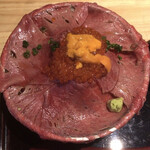 吉祥寺 肉ドレス海鮮丼 - 真上から見てもインパクト絶大！