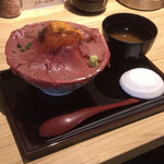Kichijouji Nikudoresu Kaisendon - 【肉ドレス海鮮丼】（1600円税込）お味噌汁も付きます。
