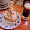 珈琲グルメ - 料理写真:珈琲ババロア ミックス(￥740)、ウインナ珈琲(セットで￥270)。シンプルさも味気を出す要素の一つ。