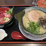 Maguroyasankyuumaru - ラーメンランチ（とんこつとミニ鮪丼）（税込 1,200円）評価＝○