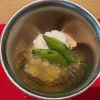 賛否両論 名古屋 - ミニコース（税込 3,900円）評価＝◎:先付け『サクラマスのオイル焼きと春野菜、桜のジュレ添え』