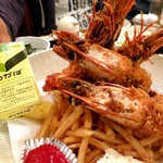 魚金 本店 - このでかさ。