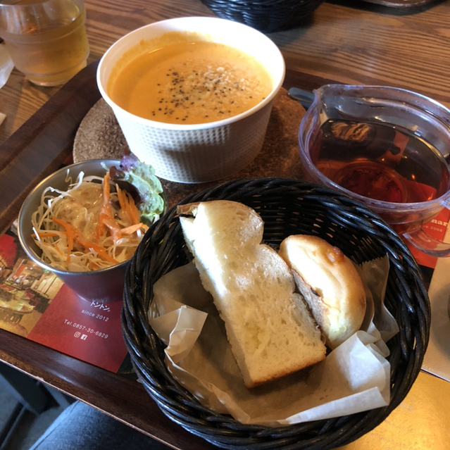 ツリーズ コーヒー カンパニー マミー店 Trees Coffee Company 湖山 パン 食べログ