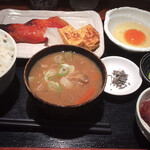 めしの助 - カレイみりん干しと卵かけごはん