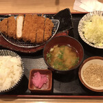 Akane Noujou - ロースカツ定食です。（2021.4 byジプシーくん）