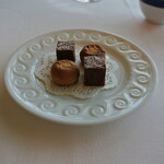 フレンチレストラン ミクニ サッポロ - プティ・フール