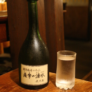 We carry local sake and authentic shochu from all over the country.