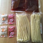 なか川 - "麺とタレと胡麻と辛味パウダー"