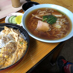 あけぼの食堂 - カツ丼と中華そば