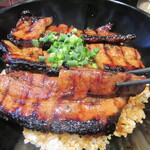 豚丼ながい - 照りの良い仕上がり