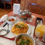 インド＆タイ料理専門店 Surya Royal Garden - 