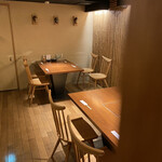 酒と料理のなつ - テーブル席