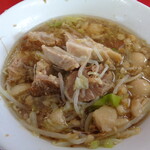 ラーメン二郎 茨城守谷店 - 豚は箸で簡単にほぐれる程