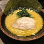 横浜家系ラーメン ぎん家 - 