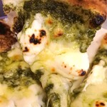 NORI PIZZA - 自家製バジルソースとマスカルポーネチーズ