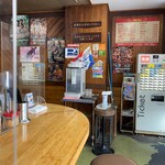 ラーメンショップ さつまっ子 スペシャル21 - 店内（座席より右まわり）➡︎
