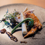 ルアン - 大和肉鶏 ニ種の調理法 山菜と共に