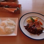 Spoon cafe - お肉料理ランチ1298円