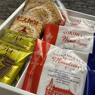 馬車道十番館_1