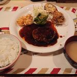 Yukichan - ハンバーグ定食