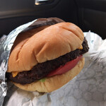 コストコ - 料理写真:チーズバーガー¥680