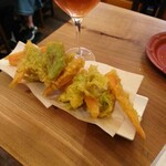 立飲・ビストロシン サンテ - 雪下人参とフキノトウのフリット