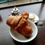 トラットリア グランボッカ - 何個もお替りするポップオーバー