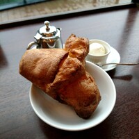 トラットリア グランボッカ - 何個もお替りするポップオーバー