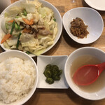 加納食堂 - A日替定食(豚肉・キャベツ・ニンニクの芽の塩炒め定食)