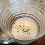 トラットリア ビノ・エ・パスタ - ジャガイモの冷製スープ