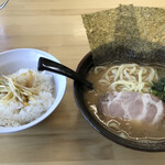 くせが強いラーメン Check it - 